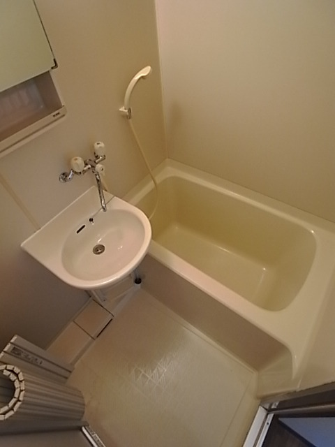 バス・シャワールーム　バスルーム