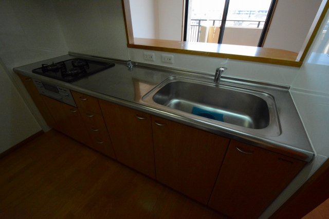 キッチン　3口ガスコンロ付いてます♪