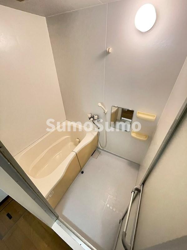 バス・シャワールーム　ゆったり過ごせるお風呂です