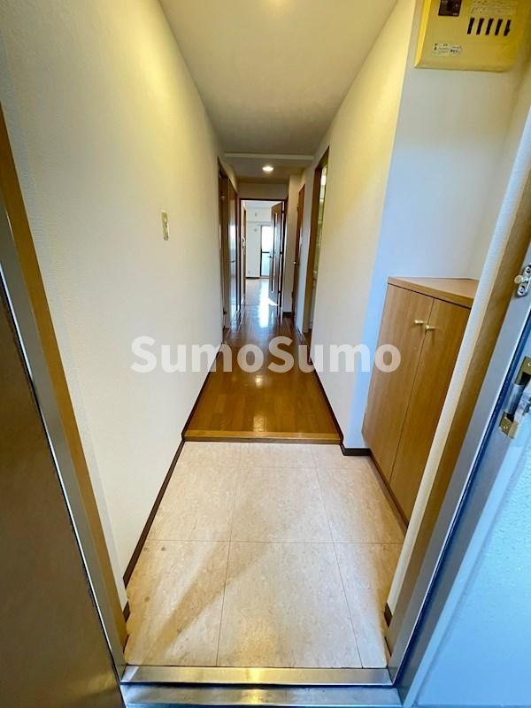 玄関　収納もある玄関です