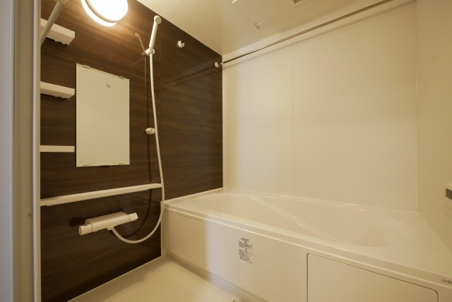 バス・シャワールーム　ゆったりとくつろげるバスルームです