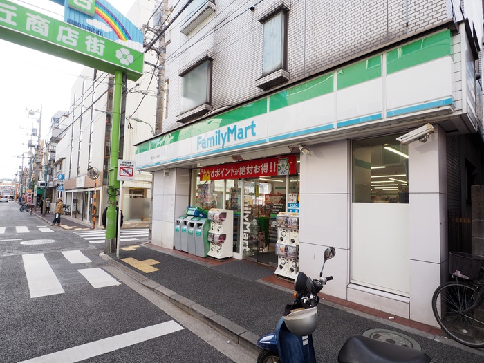 コンビニ　ファミリーマート石川台店（コンビニ）まで141m