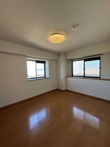 その他部屋・スペース　風通しも良い寝室です☆