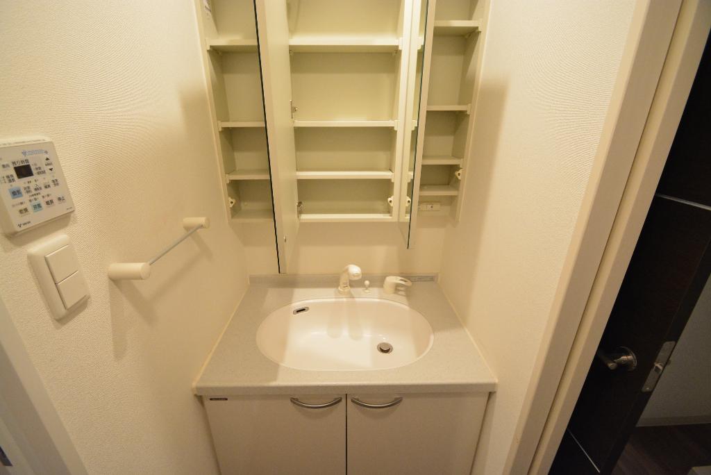 洗面設備　洗髪洗面化粧台