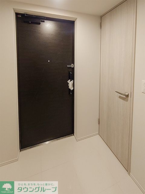 玄関　※写真は同タイプ住戸です。