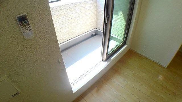 バルコニー　バルコニーからの眺めを楽しみながら食事をしませんか