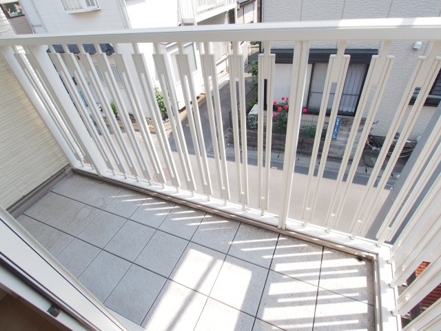 バルコニー　お洗濯にも便利なバルコニー付き