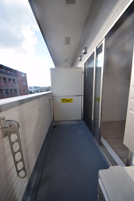 バルコニー　～今日は朝からお洗濯っ～