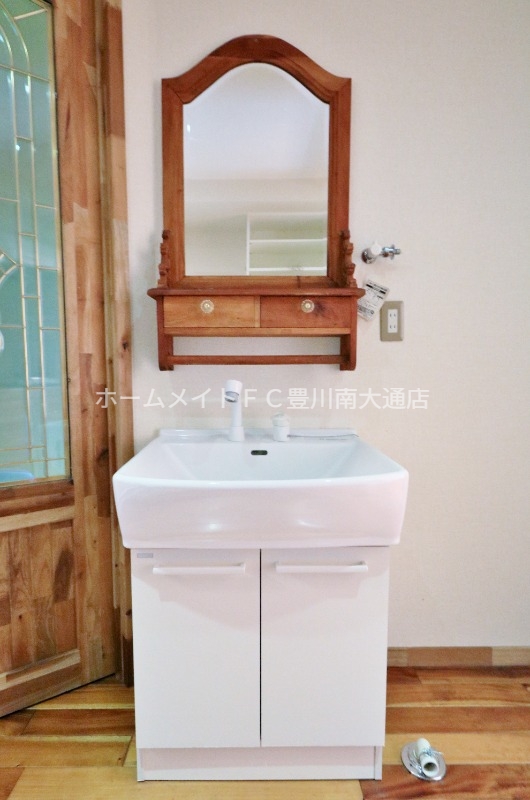 洗面設備　同型別部屋写真