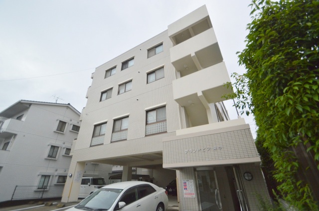 建物外観　内装写真は別号室です