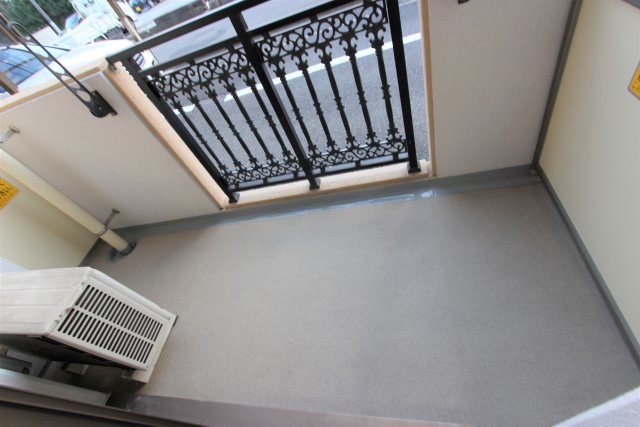 バルコニー　別号室の写真です（反転）