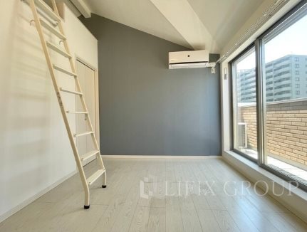 居室・リビング　居間・リビング※３０３号室の参考写真です。