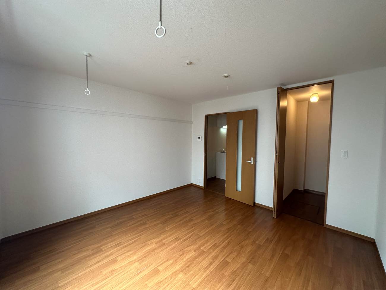 その他部屋・スペース　南西向き洋室8.3帖☆ウォークインクローゼットがあります♪お