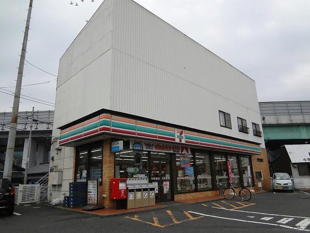 コンビニ　セブン‐イレブン／八幡小嶺店（コンビニ）まで300m