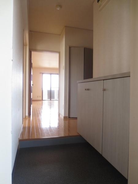 玄関　※現況優先となります。