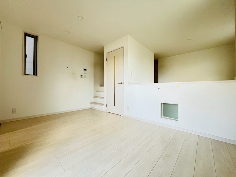 居室・リビング　※写真は別号室のものですので現状優先とさせていただきます