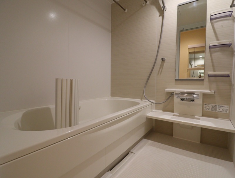 バス・シャワールーム　※別部屋の参考写真です