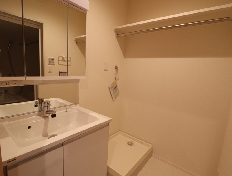 洗面設備　※別部屋の参考写真です