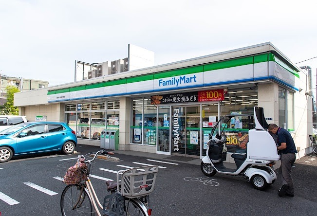 コンビニ　ファミリーマート 三度屋大森東四丁目店（コンビニ）まで360m
