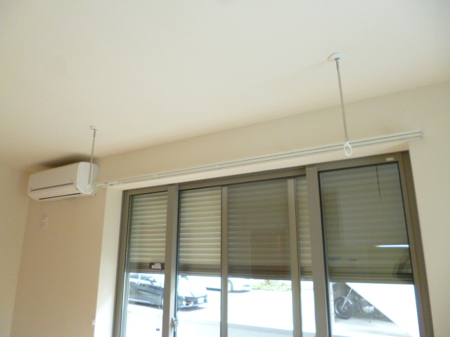 その他設備　★防犯シャッター、室内物干しフック★