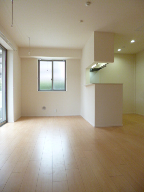 居室・リビング　★２面採光のリビング★