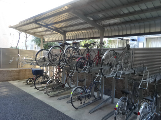 その他共有部分　嬉しい屋根付きです！！