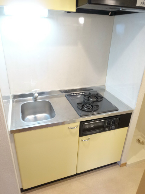 キッチン　システムキッチンは収納も豊富です