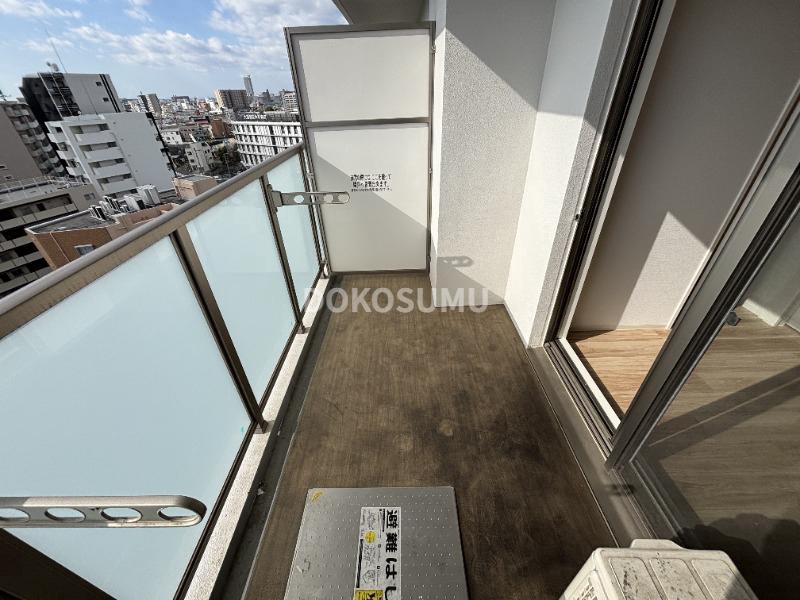 バルコニー　心地よい風と光を感じる、暮らしの楽しみが広がる場所。