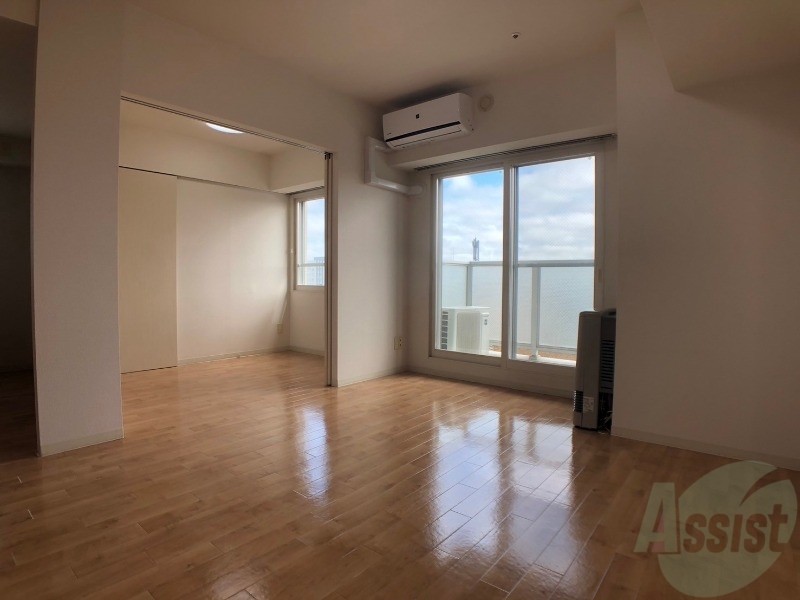 居室・リビング　色合いも明るく、快適なリビングとなっております！