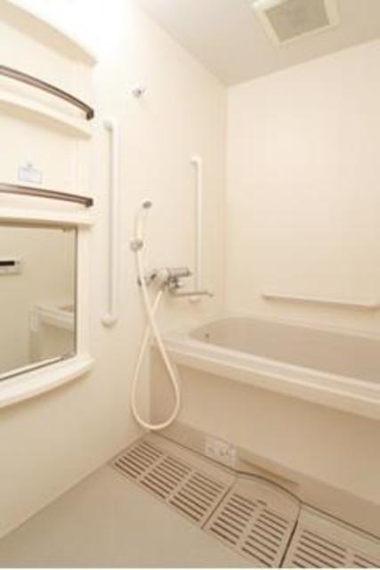 バス・シャワールーム　※写真は同タイプ住戸です。