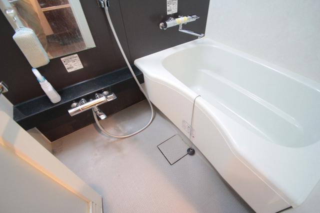 バス・シャワールーム　※別部屋の参考写真です