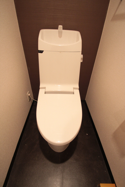 トイレ　※別部屋の参考写真です