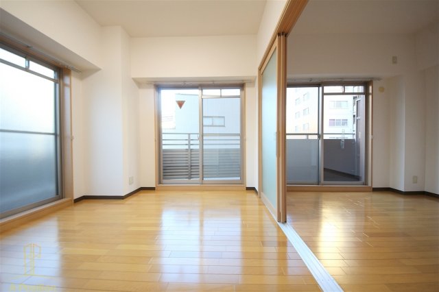 居室・リビング　レジディア天神橋