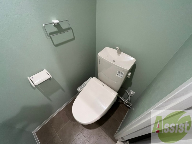 トイレ　シャワートイレになっているので快適です！