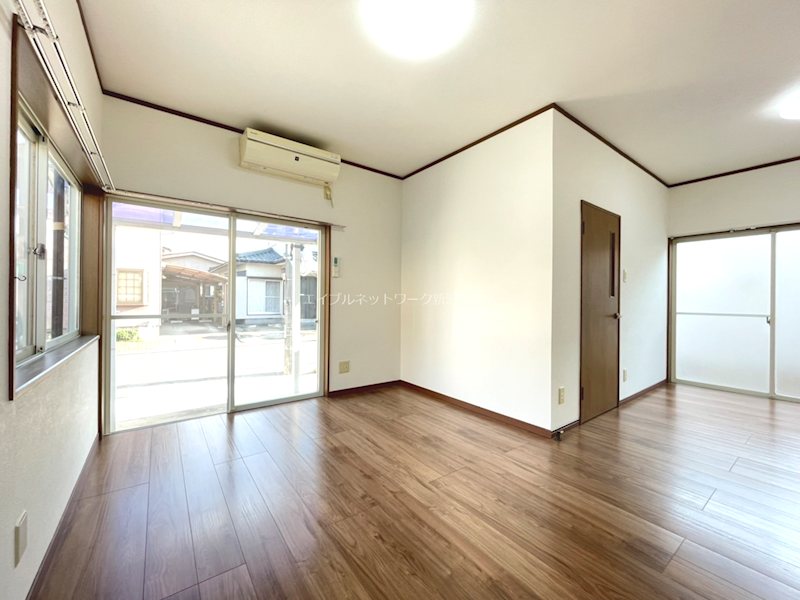 居室・リビング　別棟参考写真