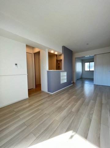 居室・リビング　別号室画像。ご参考下さい