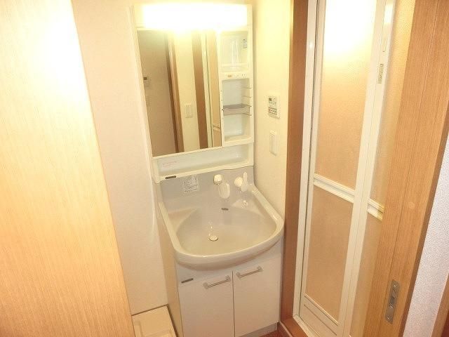 洗面設備　☆室内洗濯機置き場☆■収納＆鏡付き独立洗面台♪