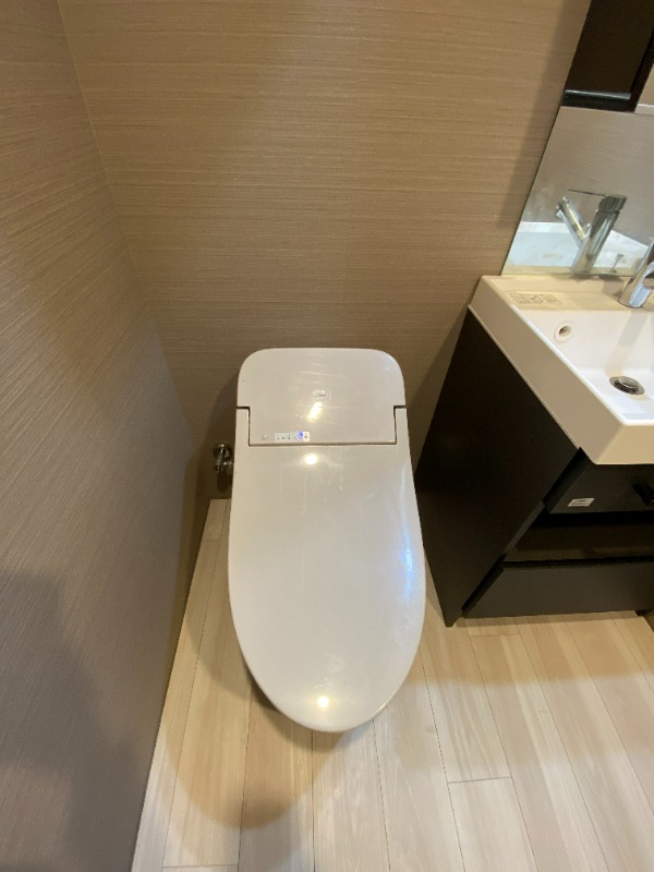 トイレ　別号室