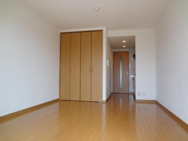 居室・リビング　☆洋室キッチン側☆