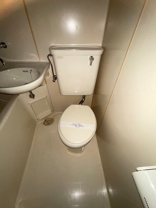 トイレ　※別のお部屋のお写真です。御参考までに。
