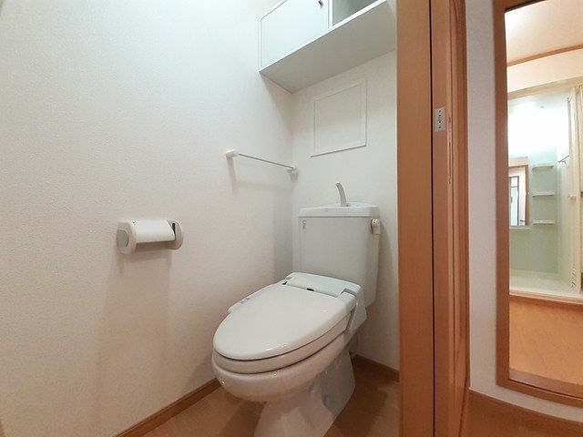 トイレ　落ち着いたトイレです