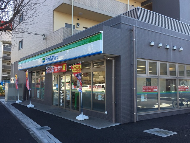 コンビニ　ファミリーマート東伏見四丁目店（コンビニ）まで70m