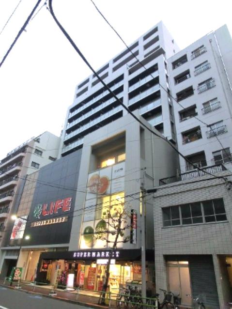 建物外観　レジディア新御徒町IIの外観です、１階がスーパー