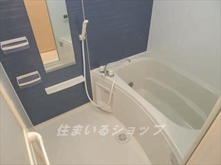 バス・シャワールーム　追い焚き・浴室暖房乾燥機・窓あり