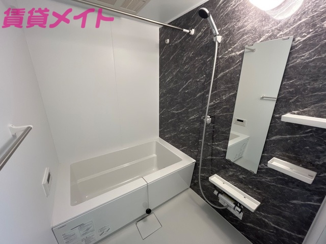 バス・シャワールーム　同型参考写真です。