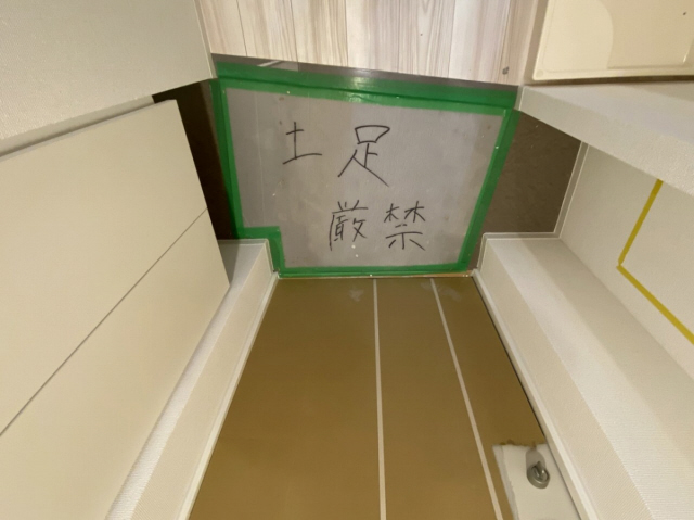 玄関　収納もある玄関です