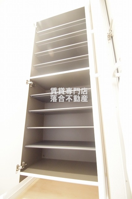 収納　シューズ収納