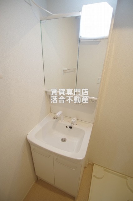 洗面設備　独立洗面化粧台付き