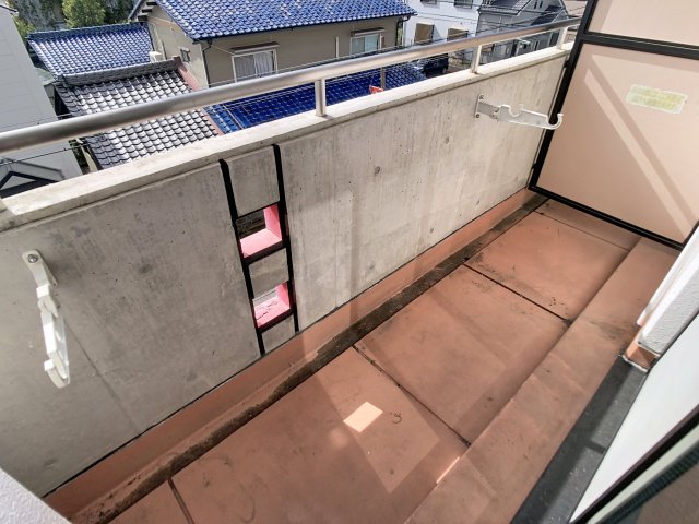 バルコニー　掲載写真は同型モデルを掲載しており実際のお部屋と仕様等が異な