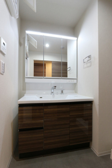 洗面設備　※別部屋の写真です
